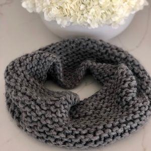 Chunky knitted grey scarf 🧣
